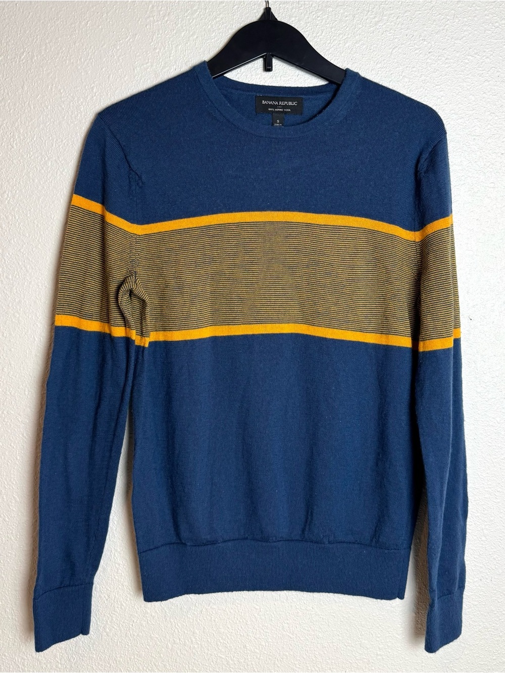 Banana Republic Men's 100% Merino Wool Navy Gold Striped Crewneck Sweater Small